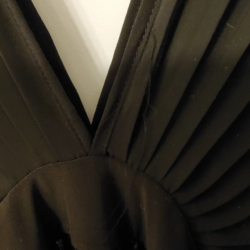 🔥Janice Black Sequin Dress with Pleated Sleeves ( Size S)🔥 - Picture 7 of 8